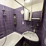 Ruhige, Klimatisierte Nahe Zentrum & Bahnhof 아파트 *