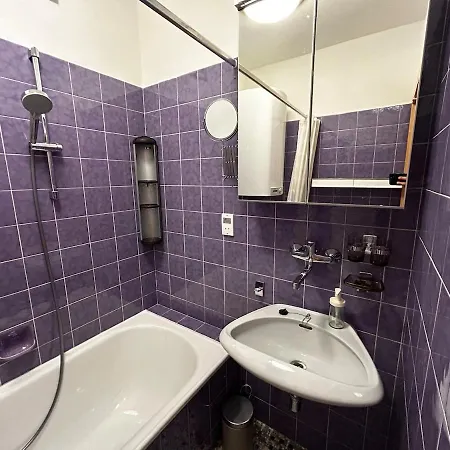 Ruhige, Klimatisierte Nahe Zentrum & Bahnhof Appartement *