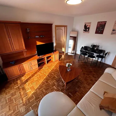 Ruhige, Klimatisierte Nahe Zentrum & Bahnhof