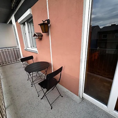 Ruhige, Klimatisierte Nahe Zentrum & Bahnhof *