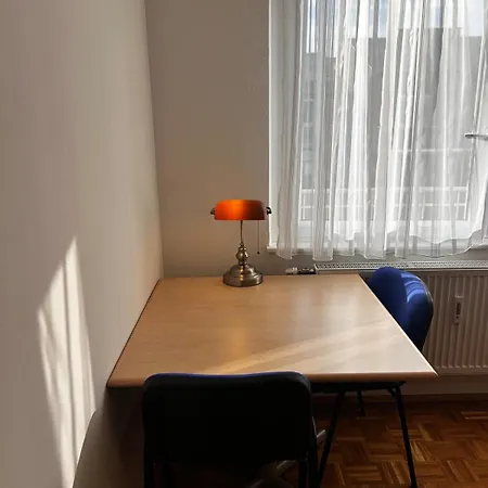 Ruhige, Klimatisierte Nahe Zentrum & Bahnhof *