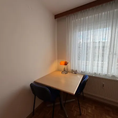 Ruhige, Klimatisierte Nahe Zentrum & Bahnhof *