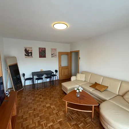 Ruhige, Klimatisierte Nahe Zentrum & Bahnhof Appartement Sankt Poelten