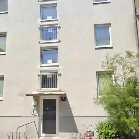 Ruhige, Klimatisierte Nahe Zentrum & Bahnhof *